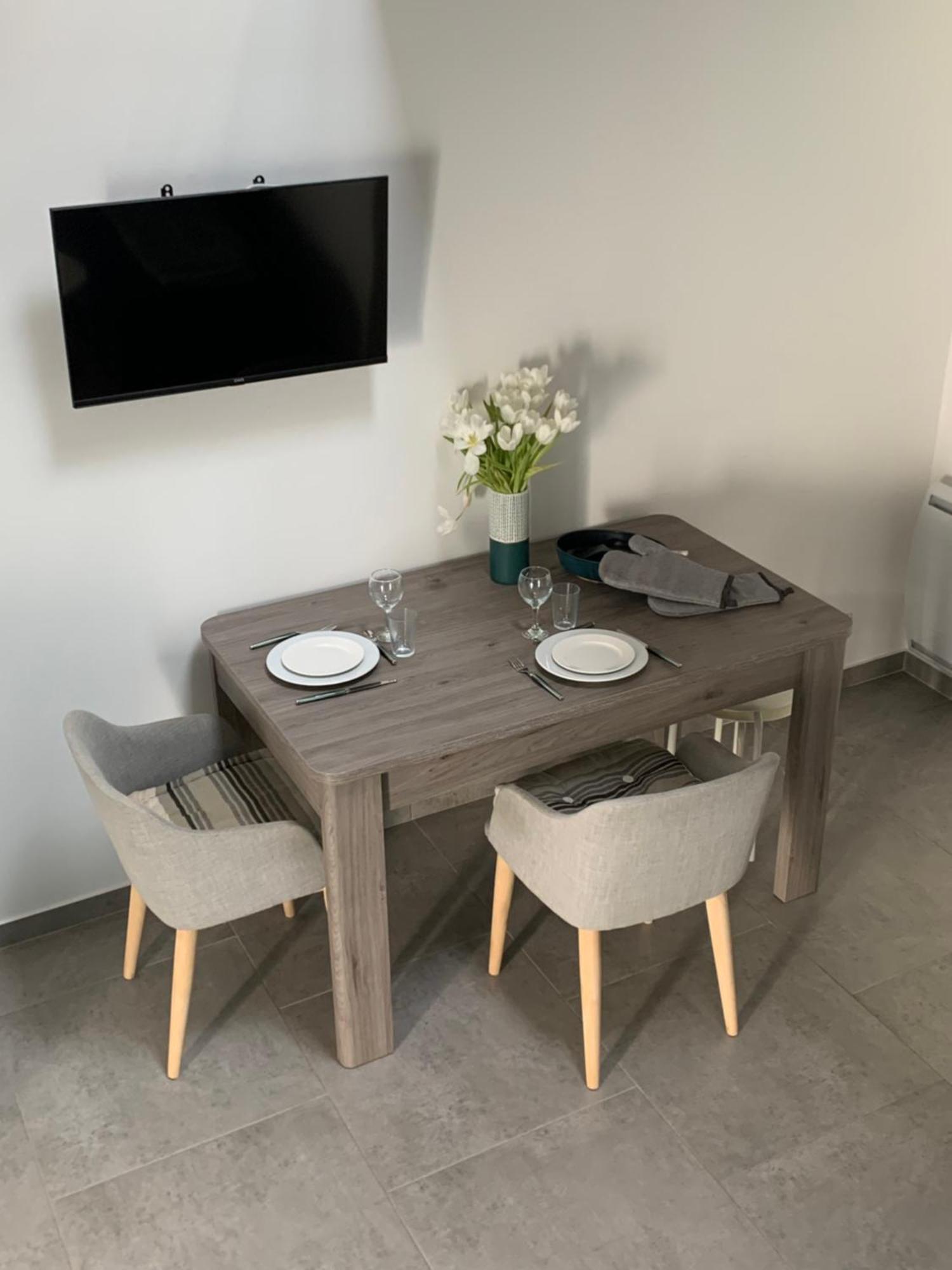Appartement Au Calme Proche Chateau De Launac, Animaparc Bagian luar foto